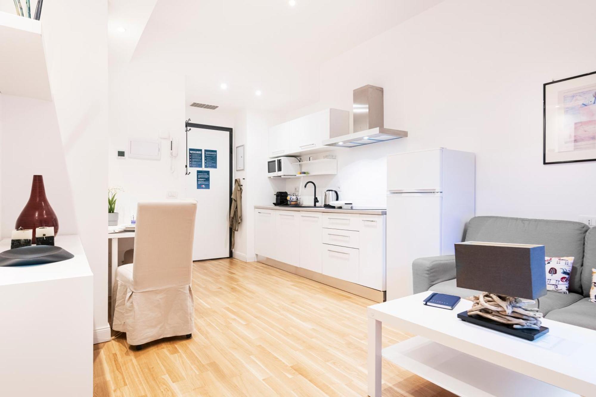 Easylife - Luminosa E Comoda Residenza Con Balcone