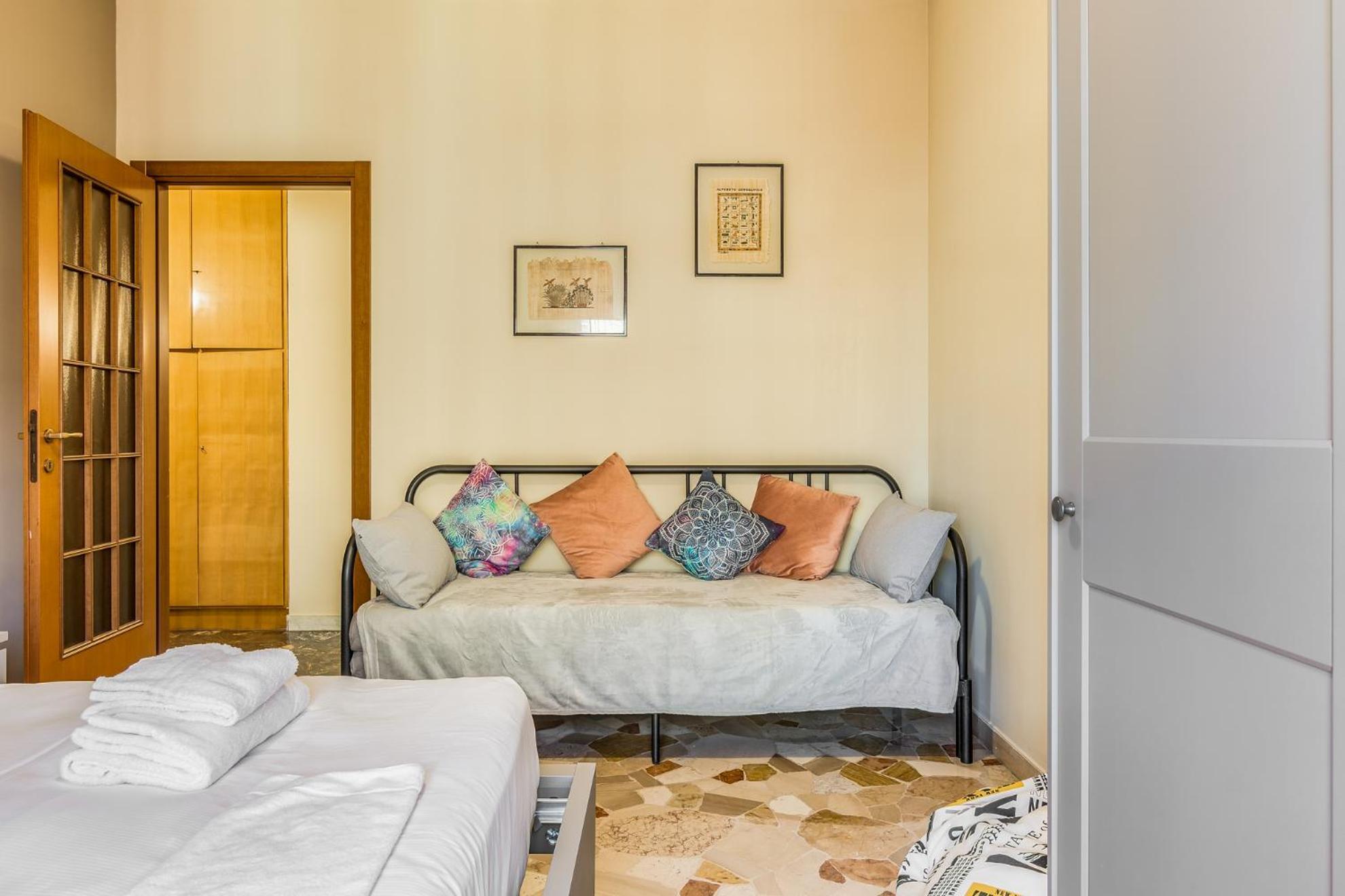 Appartement Via Morgantini 5 Pax Wi-fi Milaan