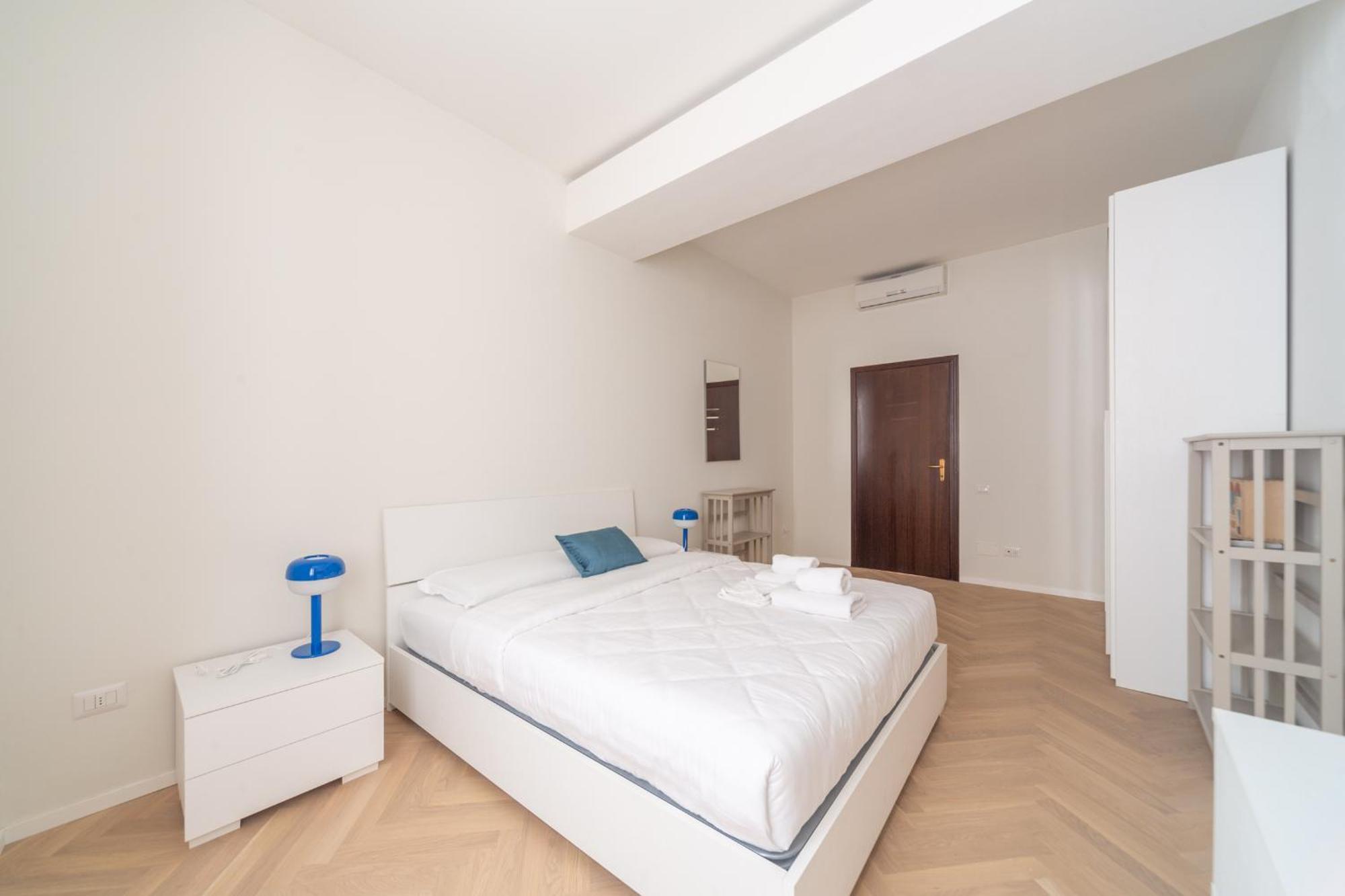 Charming 2-bedroom In Milanese Building * Milano