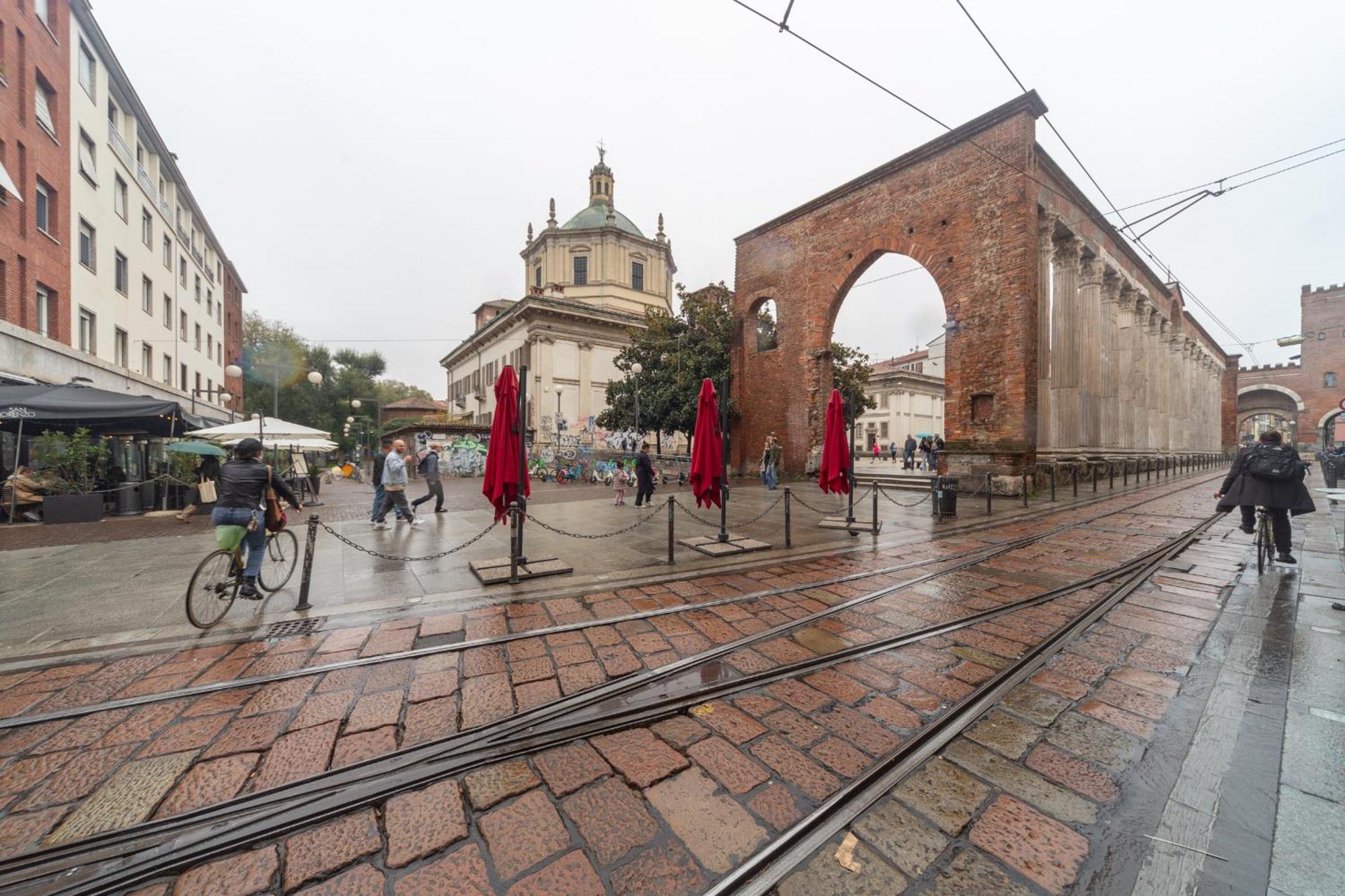 Charming 2-bedroom In Milanese Building Leilighet *