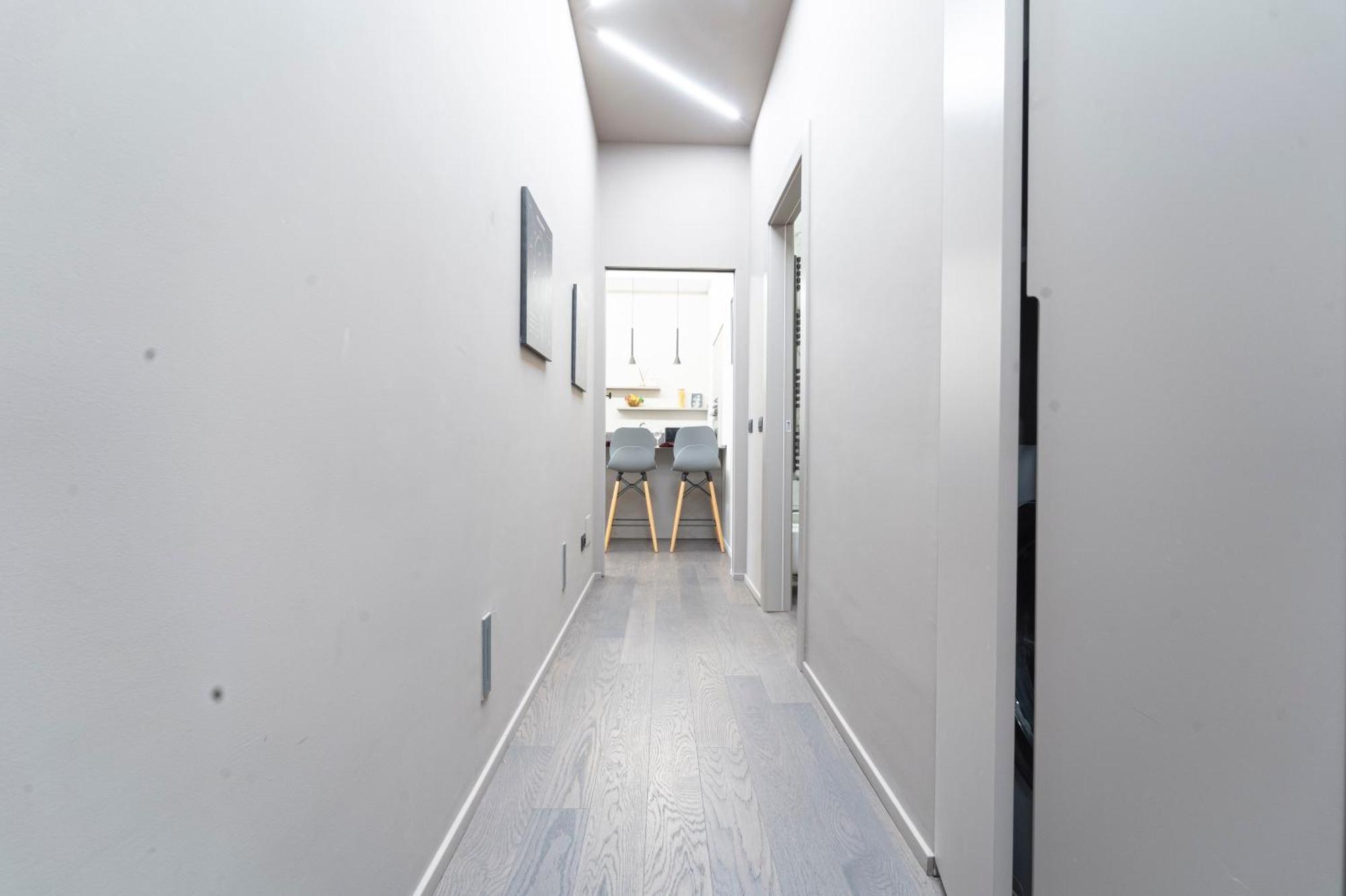 Designed In Center Gae Aulenti Area With Ac, Wifi And Subway Airport Connected Steps From Station Milaan