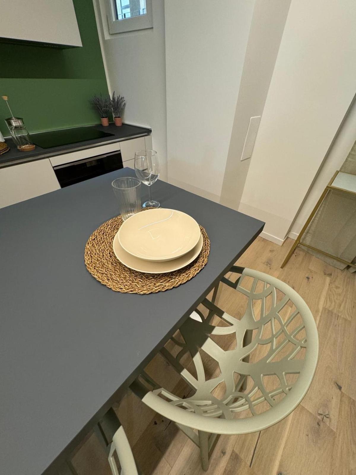 Urban Apartment *