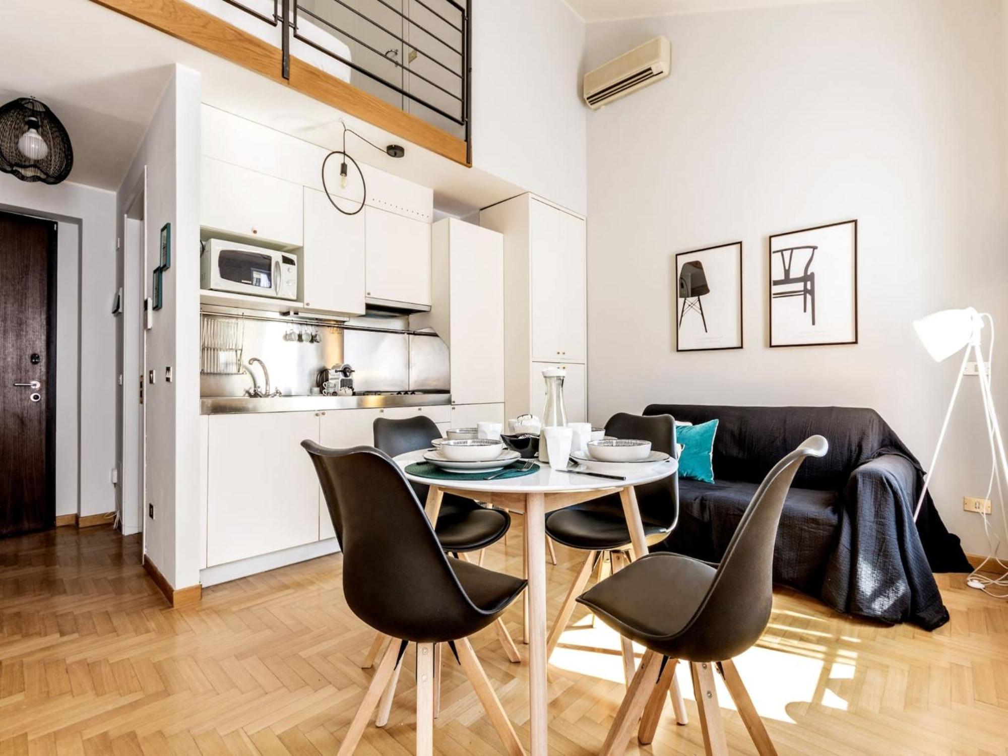 Modern In Heart Of Brera Apartment