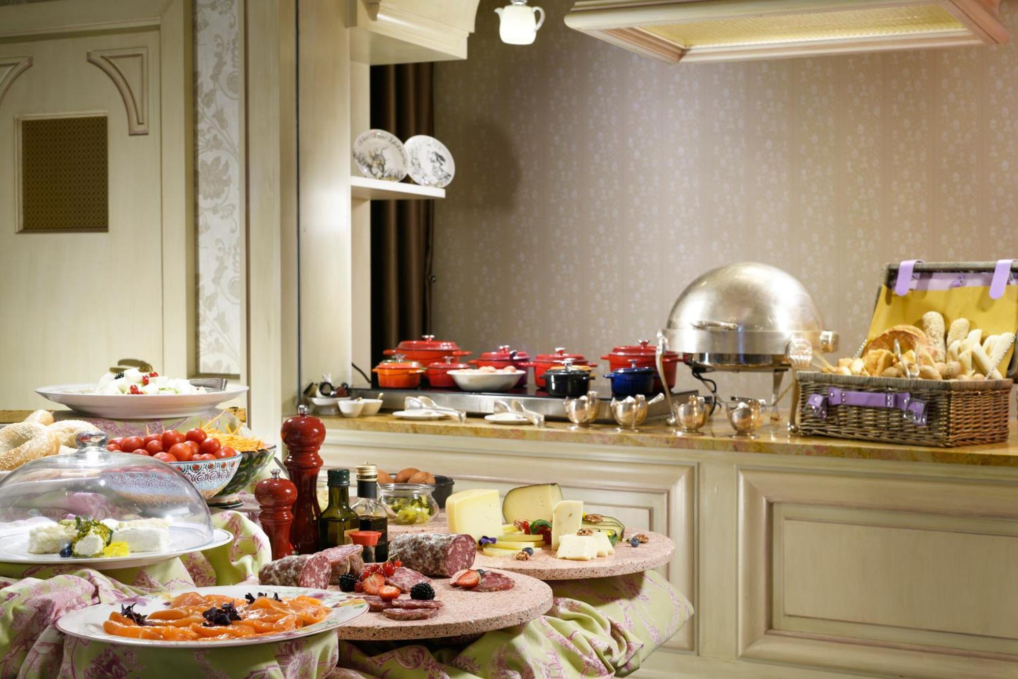Chateau Monfort - Relais & Chateaux Hotell 5*