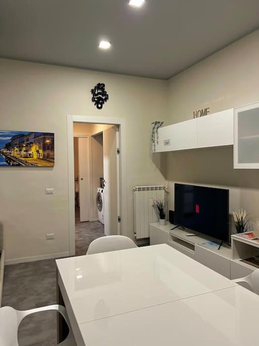 Appartamento 10 Min Da Navigli E Centro, Nuova E Luminosa Oasi 1p