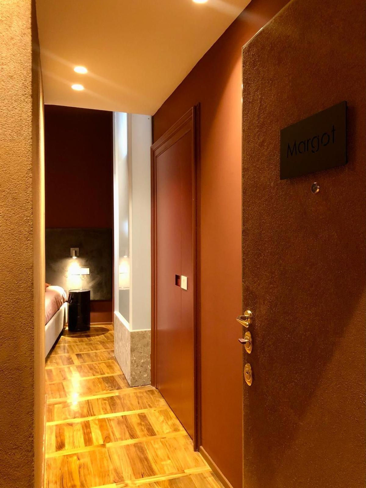 Apartment Fifty Eight Regina Margherita *