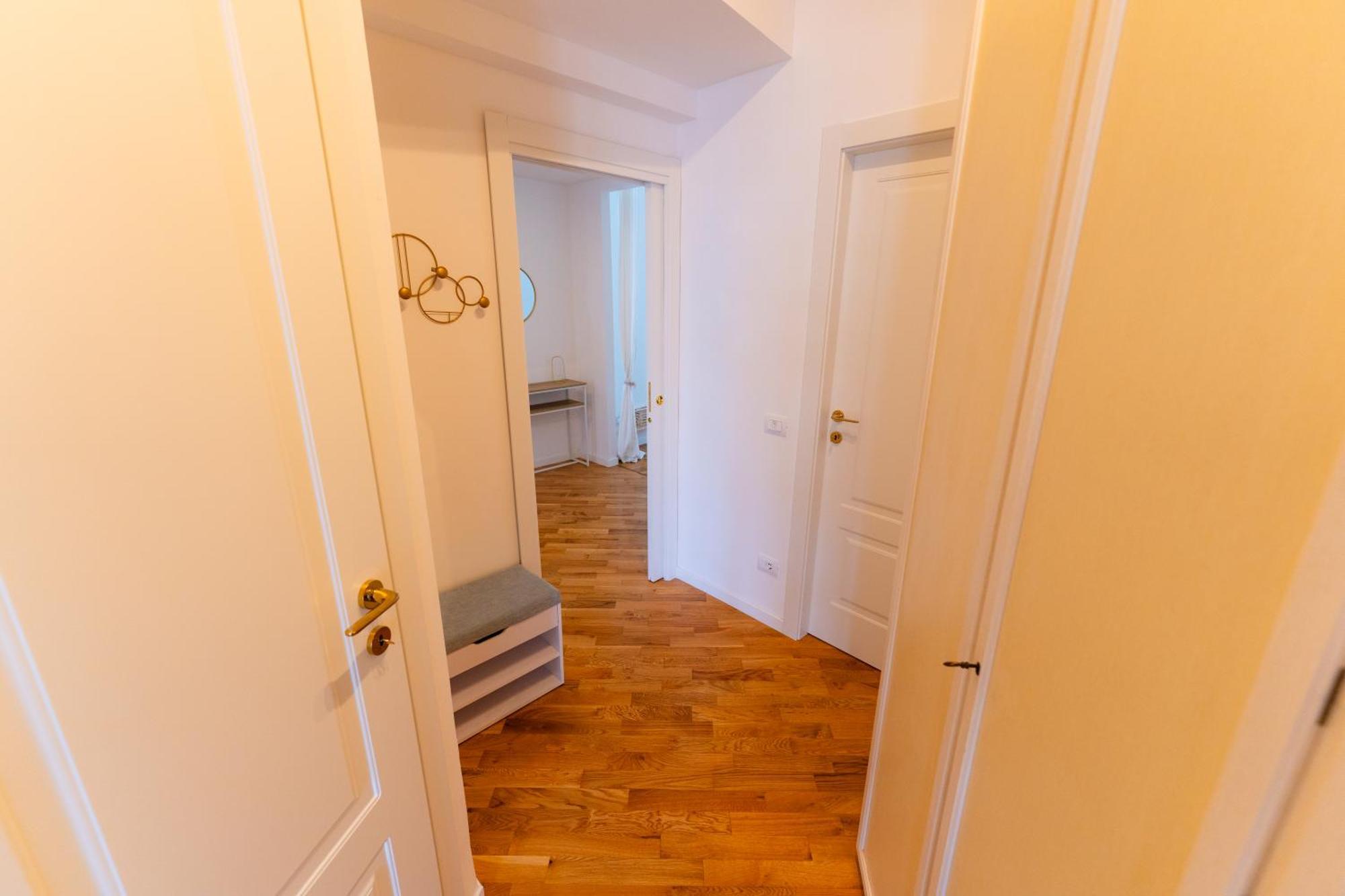 Casa Soperga, Corso Buenos Aires, Loreto, Apartment Milan