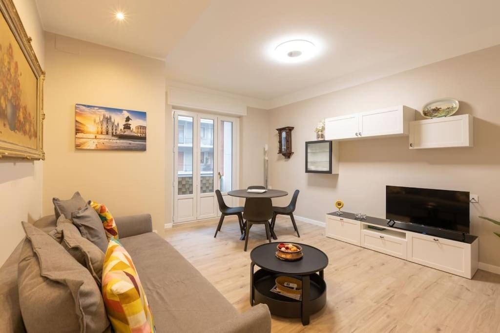 Wonderful 2 Bedrooms Fiera Area - Mirable Pm Milaan
