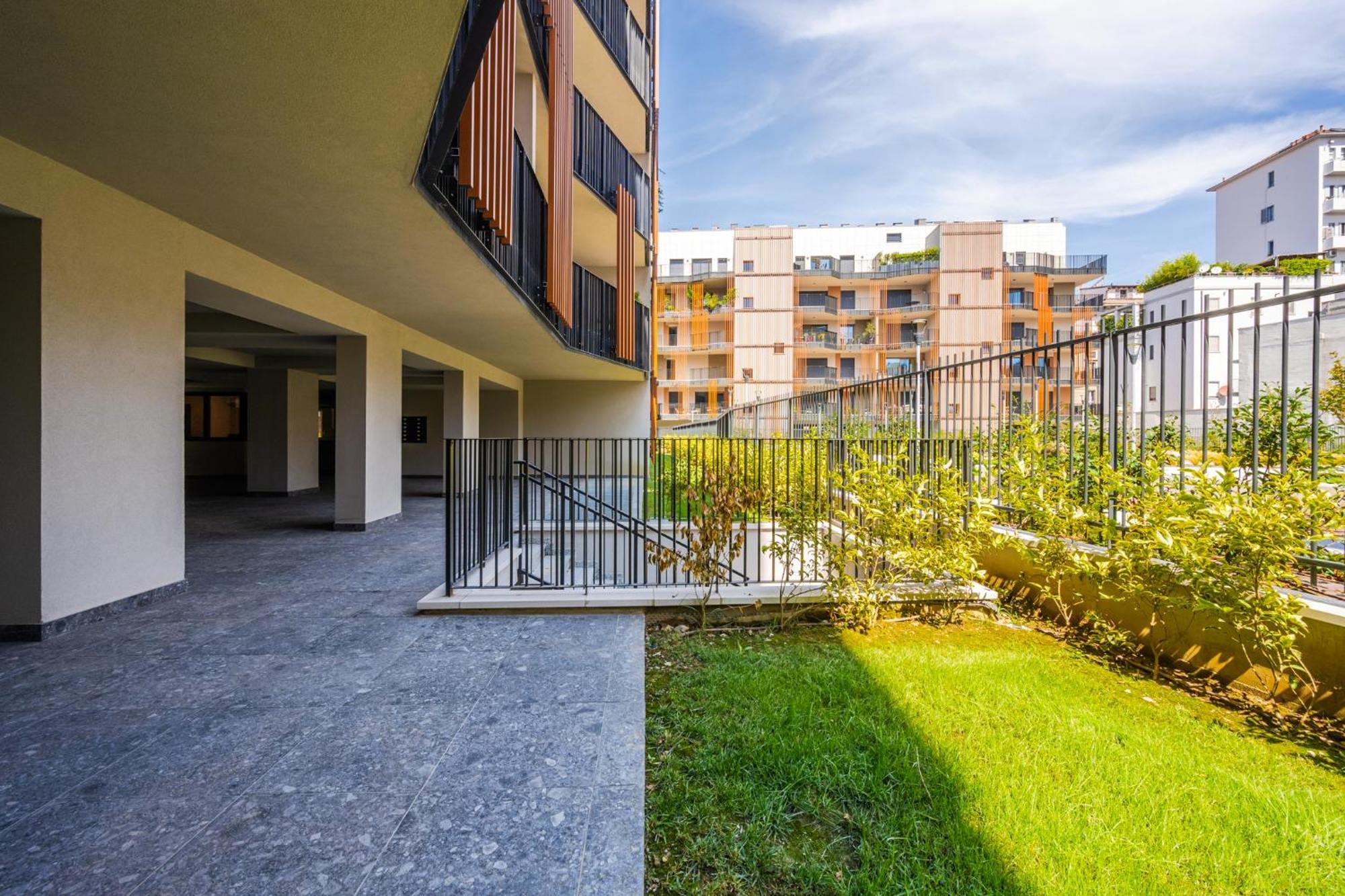 Moderno Con Terrazza & Palestra *