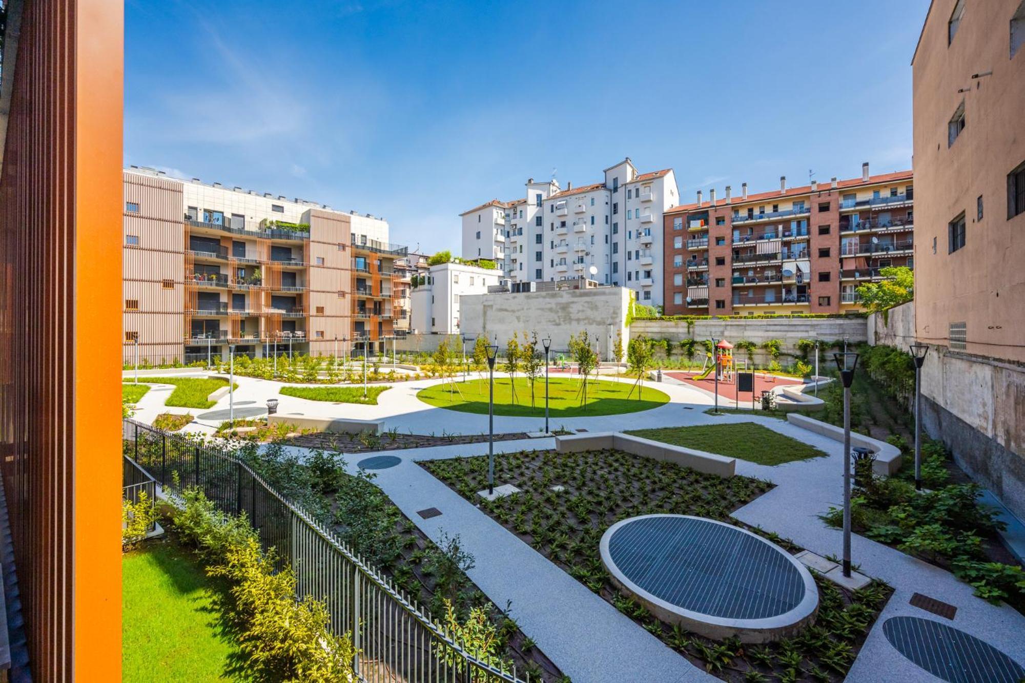 Moderno Con Terrazza & Palestra Milano