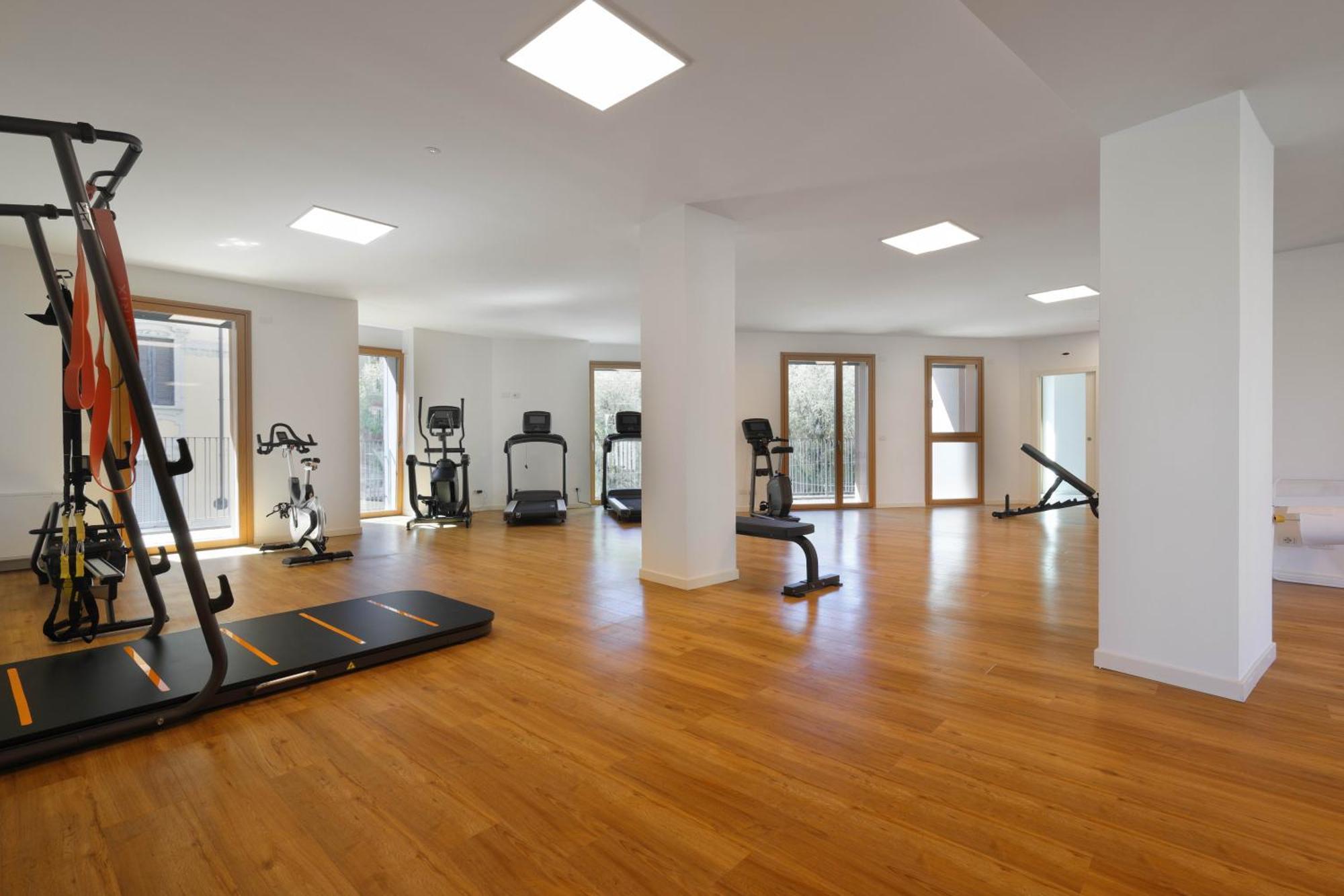 Appartamento Moderno Con Terrazza & Palestra