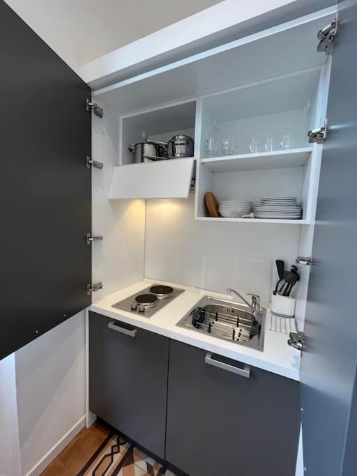 Casa vacanze Tiny With Ideal Subway Connection
