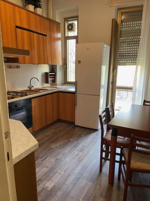 Spacious And Bright Close To Fiera And San Siro Milano