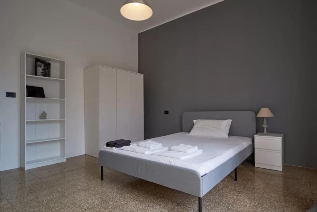 Apartment Spacious And Bright Close To Fiera And San Siro *