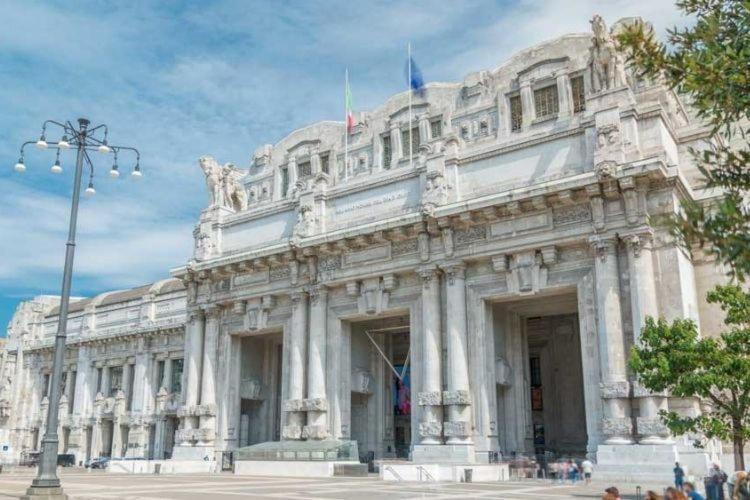 Nuovissimo Ed Elegante Appartamento, 5 Minuti A Piedi Dalla Stazione Appartamento Milano