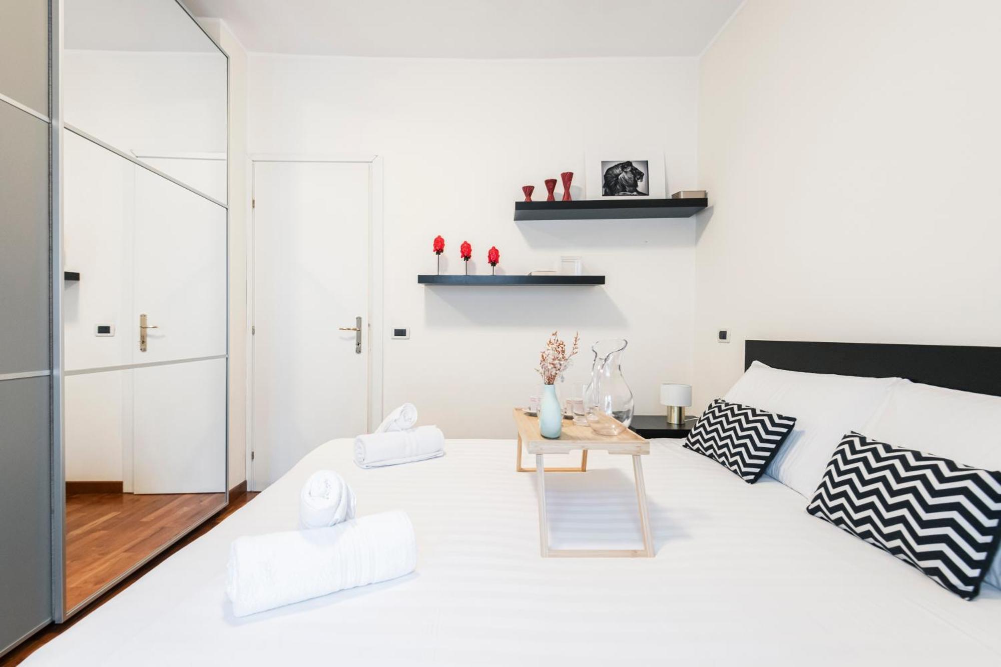 Apartment Easylife - Pearl With Balcony On Ticinese District *