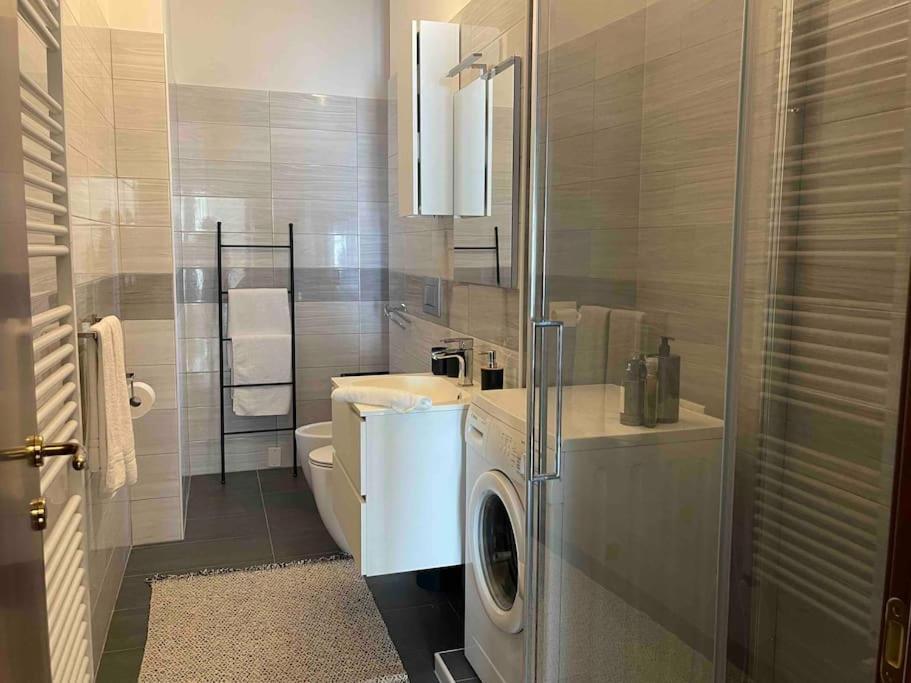 Artsy Flat With Shared Pool * Milano