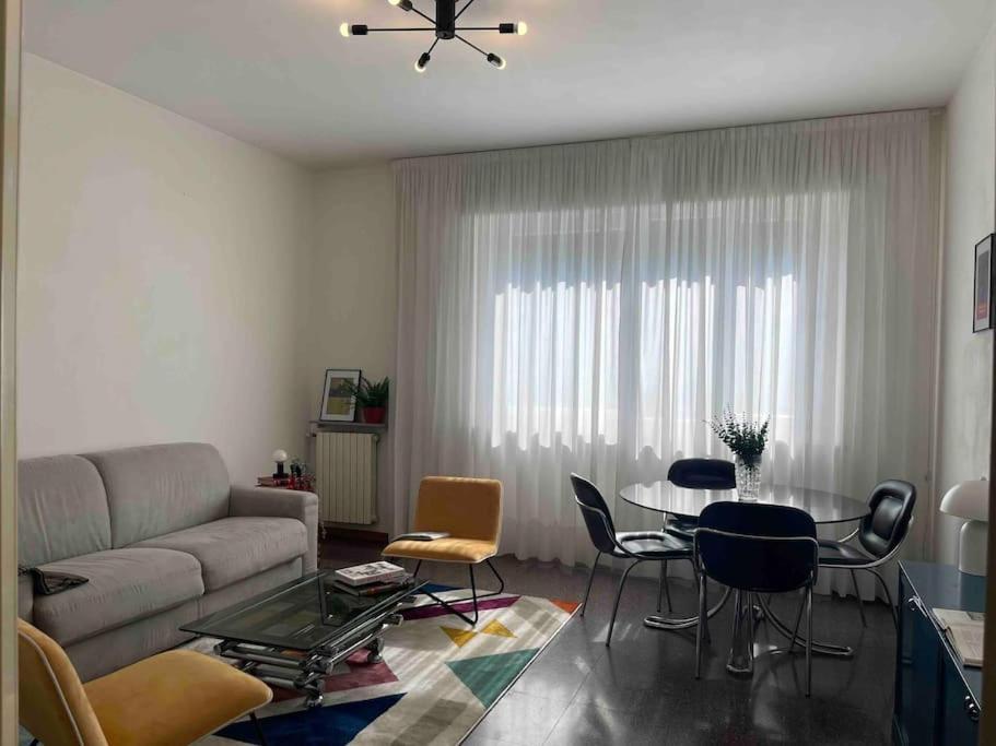 Artsy Flat With Shared Pool Lejlighed Milano