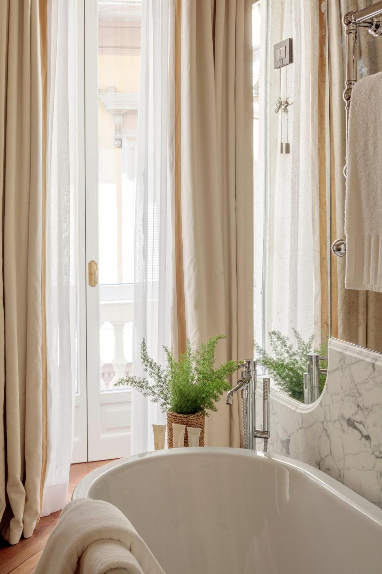 Rocco House Via Manzoni Milano