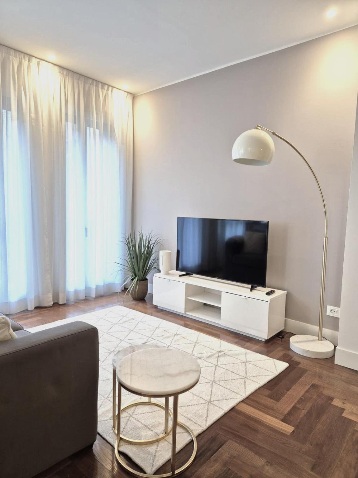 Manzoni 44 Milano