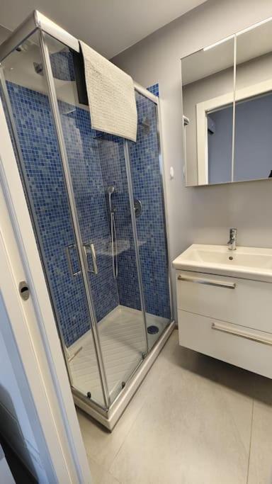 Appartement Free Private Parking-wi- Fi And A-c *