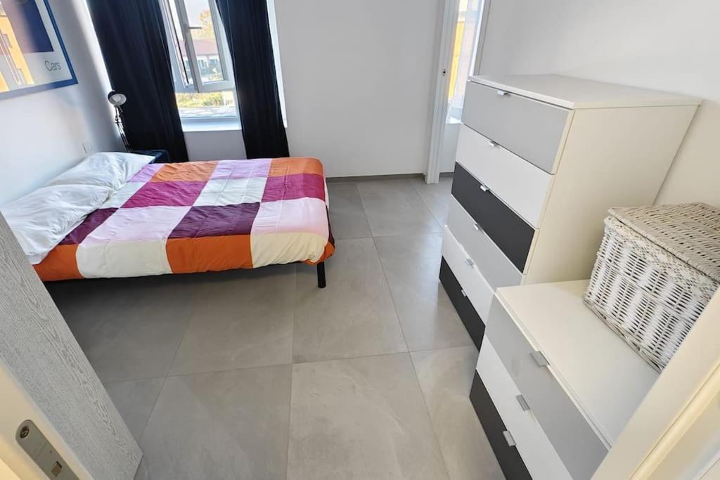 Free Private Parking-wi- Fi And A-c Appartement Milaan