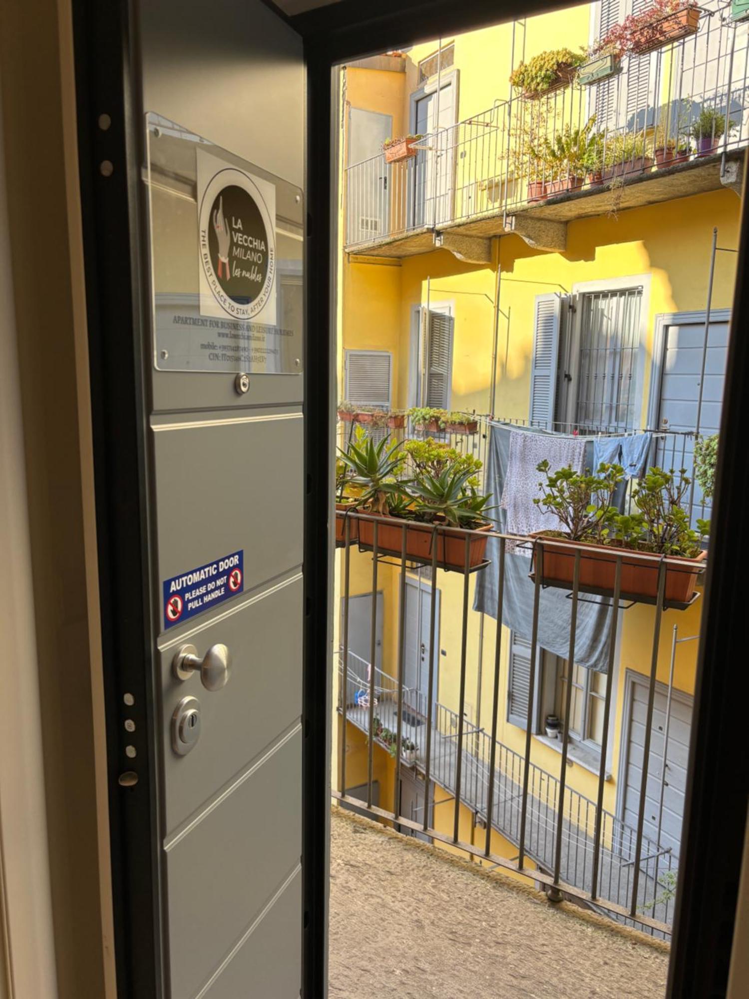 La Vecchia Milano-les Nubles Vannucci - Il Ballatoio E Il Cortile Lejlighed