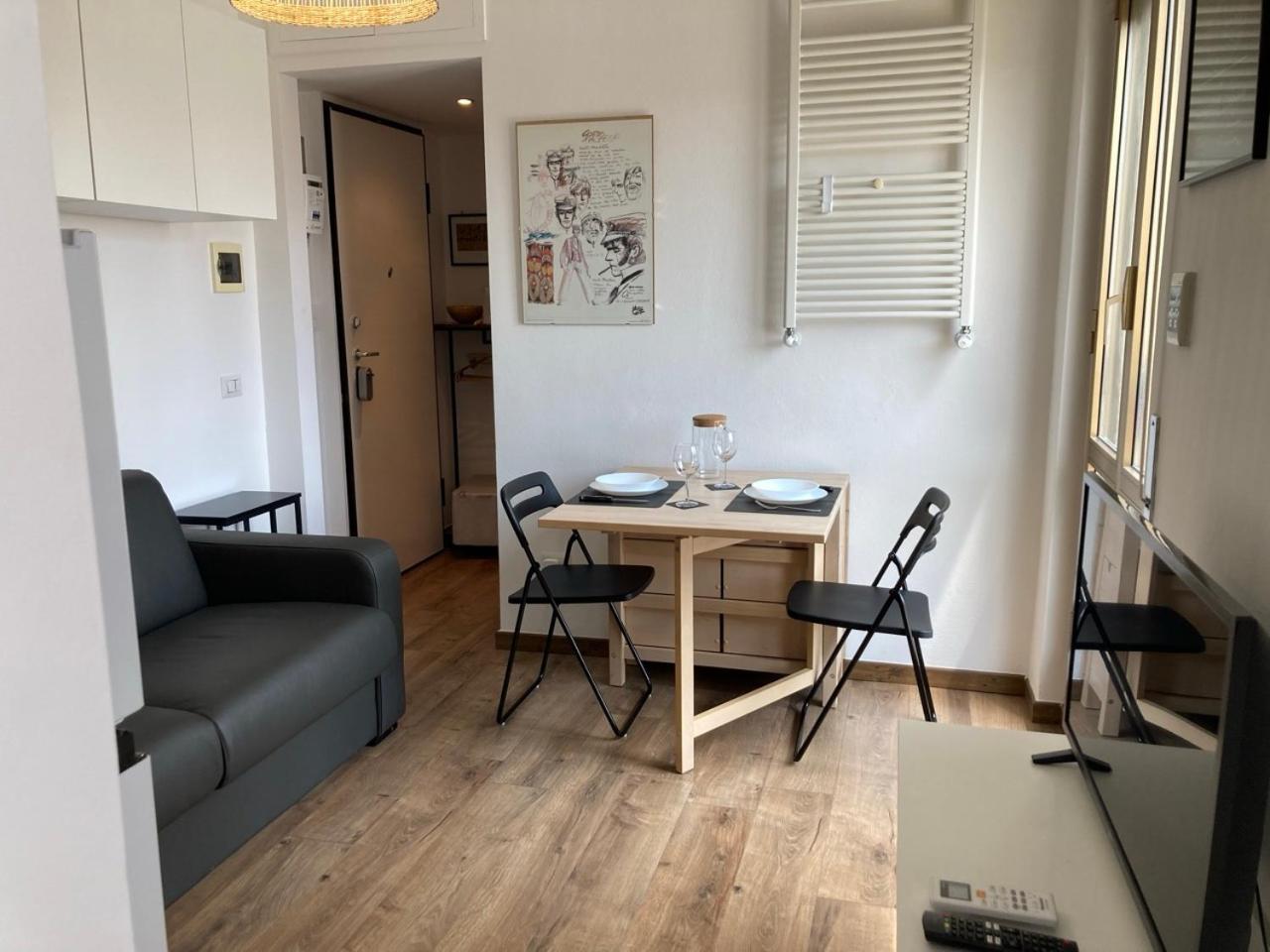 Monolocale Con Ampio Terrazzo * Milan