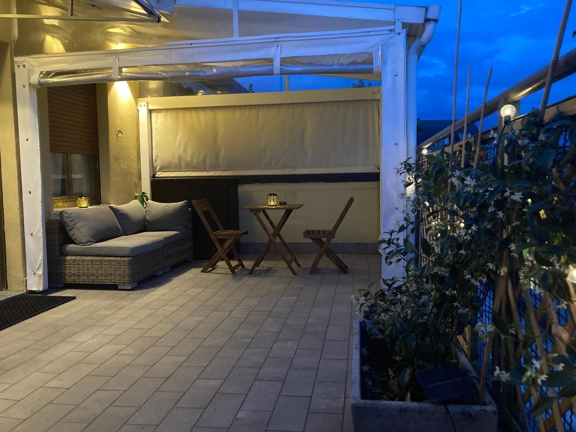 Monolocale Con Ampio Terrazzo