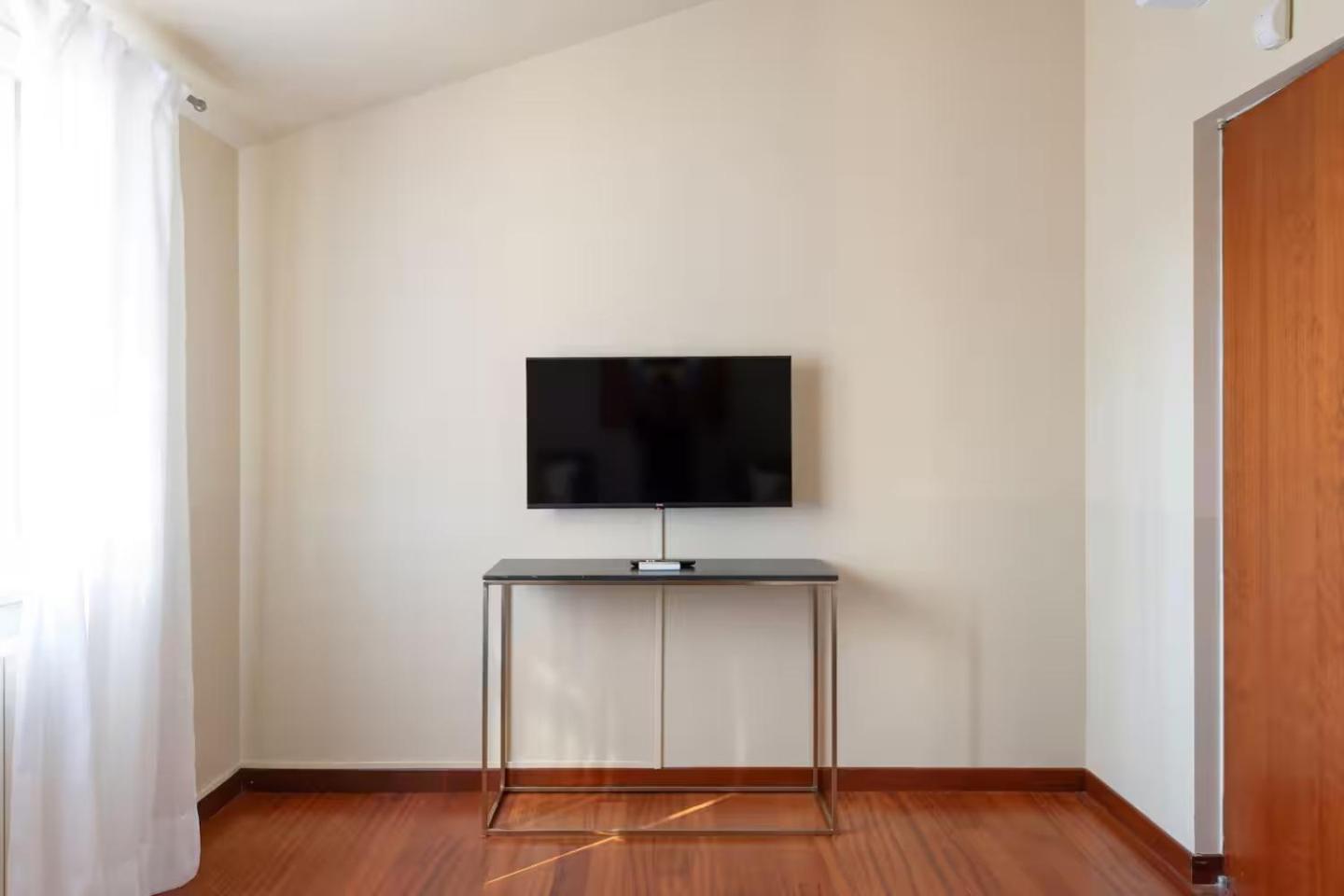 4 Bedroom With Terrace - Duomo View * Milano
