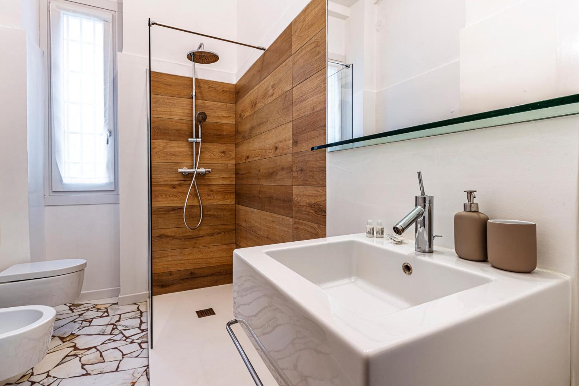 Appartamento Luxury 4 Bedrooms In The Center Of