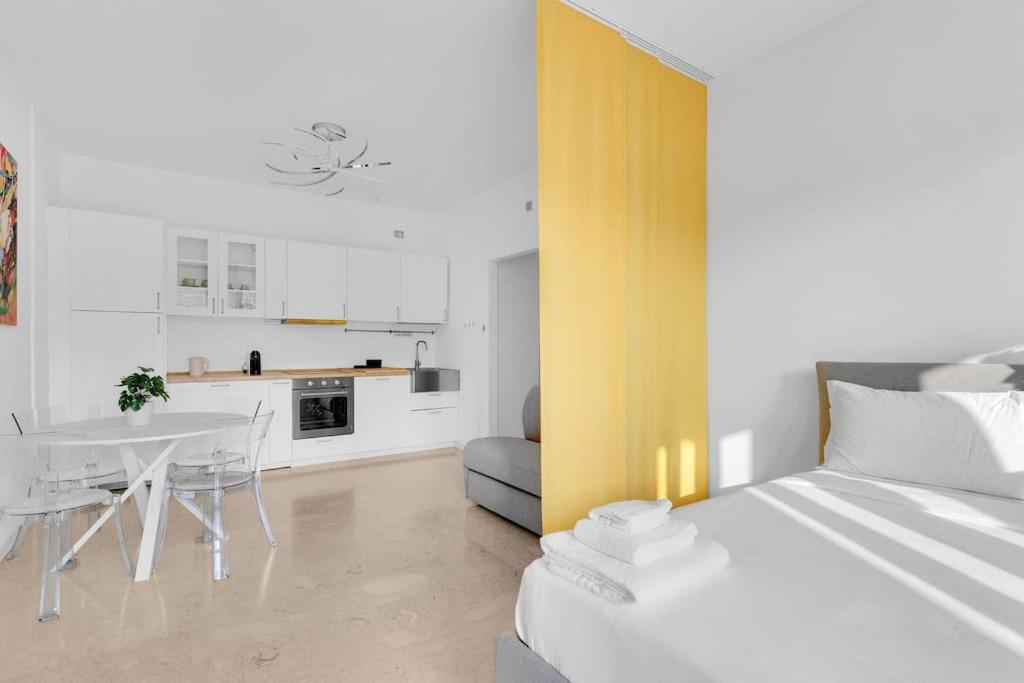 Yellow Flat