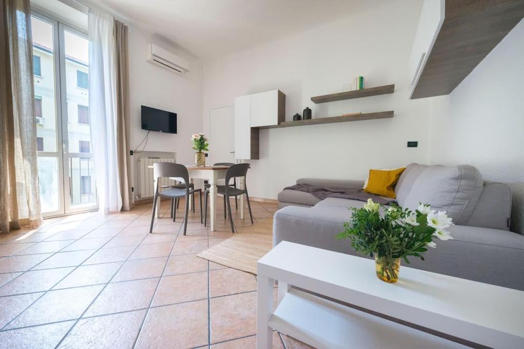 Charming Flat - Navigli, Duomo *