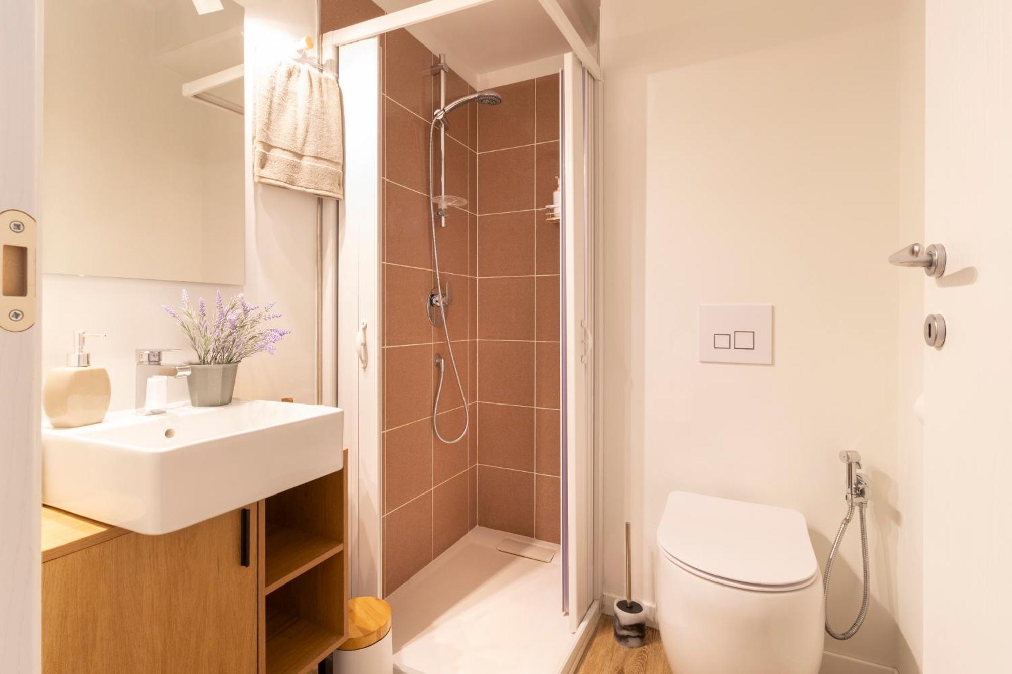Luxloft Navigli - 2 Bathrooms - Free Parking Apartment *