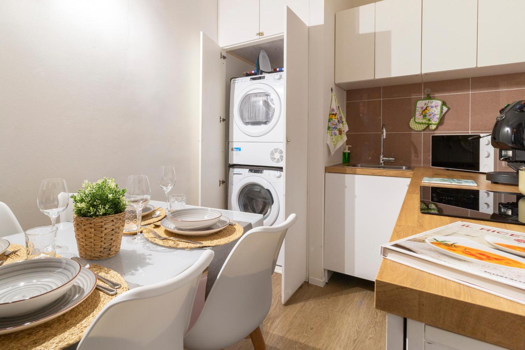 Luxloft Navigli - 2 Bathrooms - Free Parking Apartment Milan