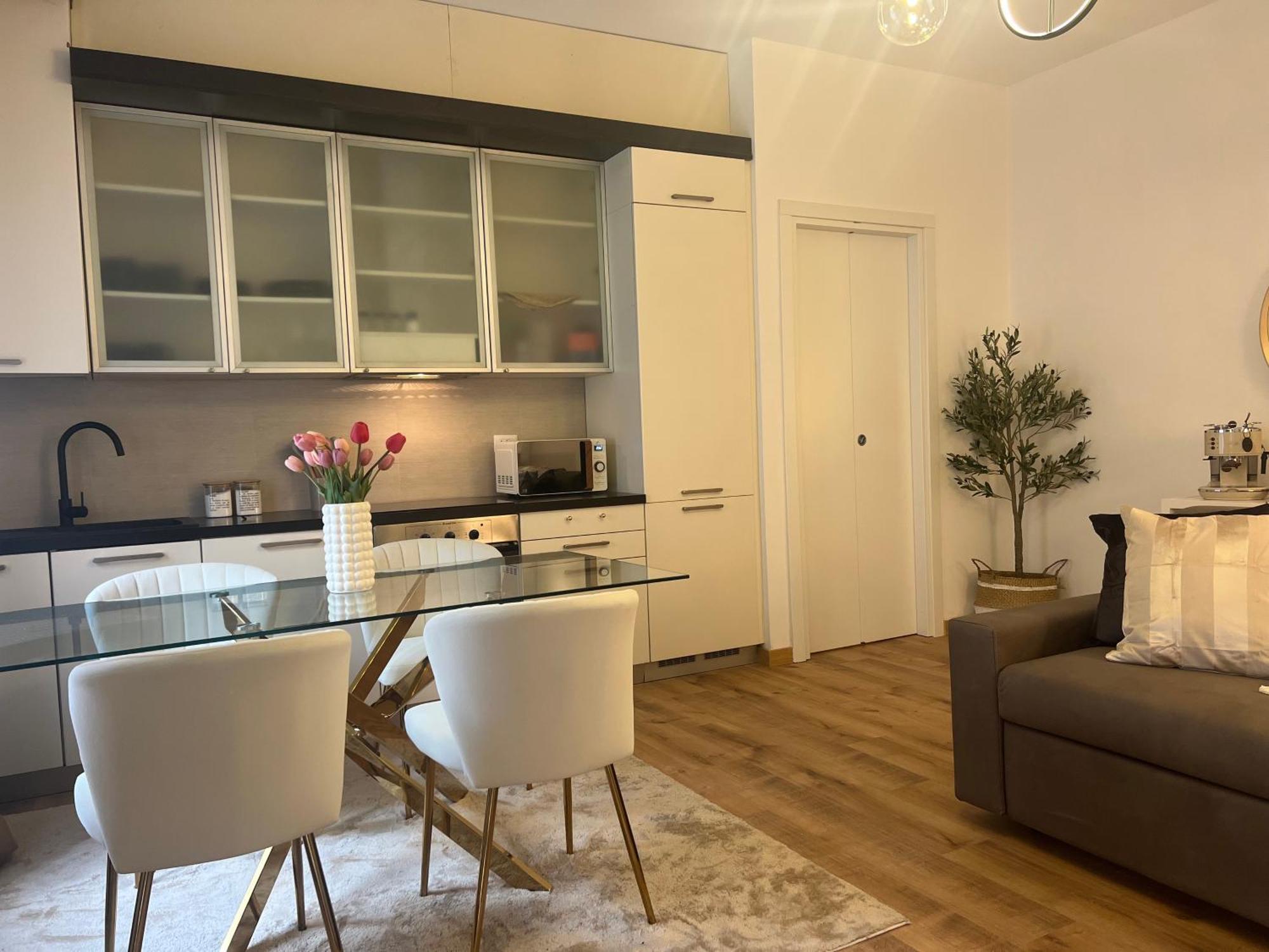 La Regina Delle Locazioni In Bocconi Apartment *