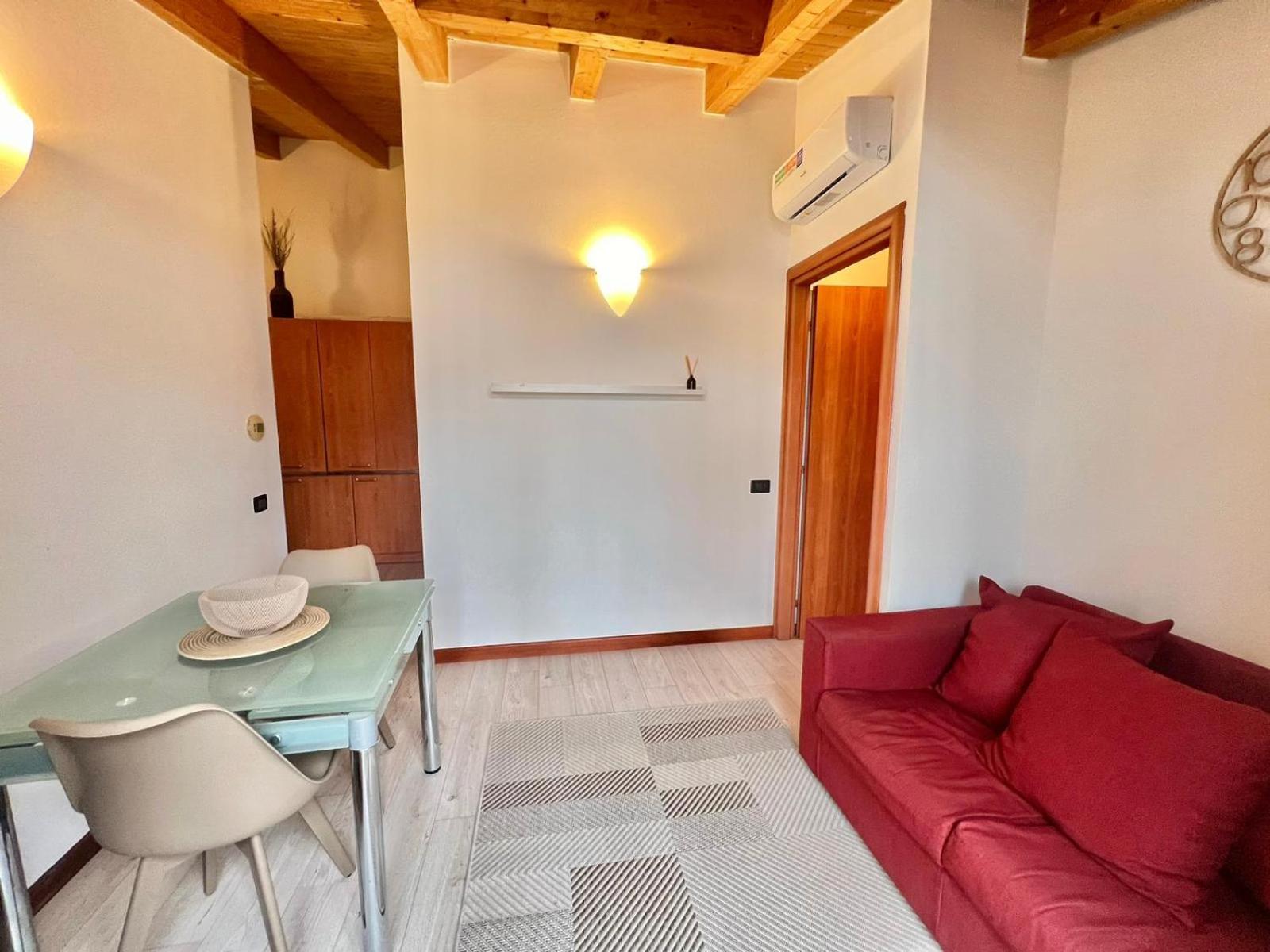Moderno Con Design Caldo E Accogliente, Con Parcheggio Gratuito E Balcone Privato, Vicino A Fiere, Eventi E Concerti * Milano