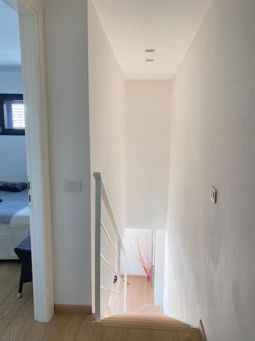 Penthouse Luce Near Metro-bus-tram Appartamento *