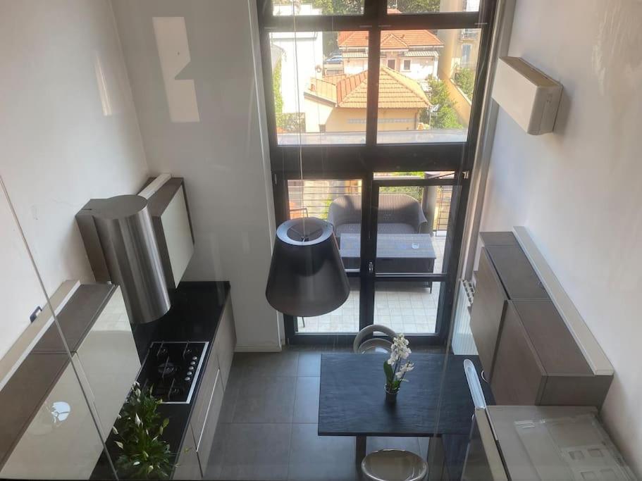 Penthouse Luce Near Metro-bus-tram Appartamento