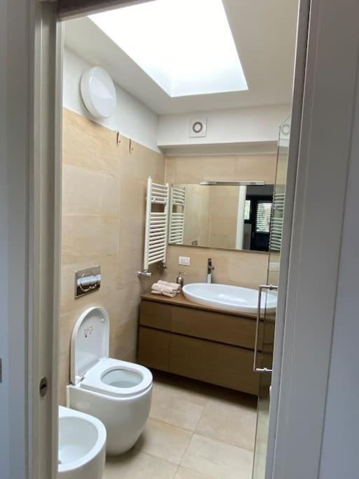Appartamento Penthouse Luce Near Metro-bus-tram *