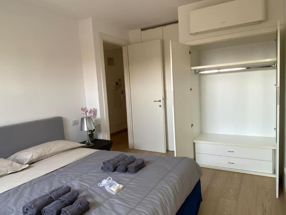 Penthouse Luce Near Metro-bus-tram Milano