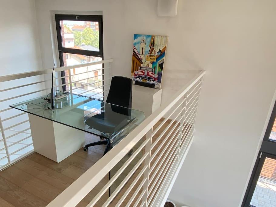 Penthouse Luce Near Metro-bus-tram * Milano