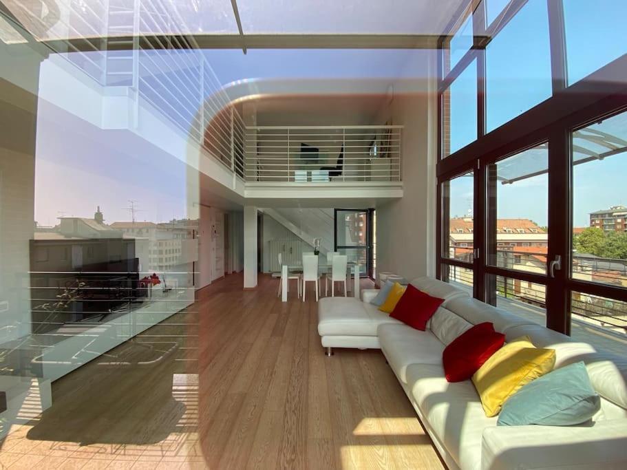 Penthouse Luce Near Metro-bus-tram * Milano