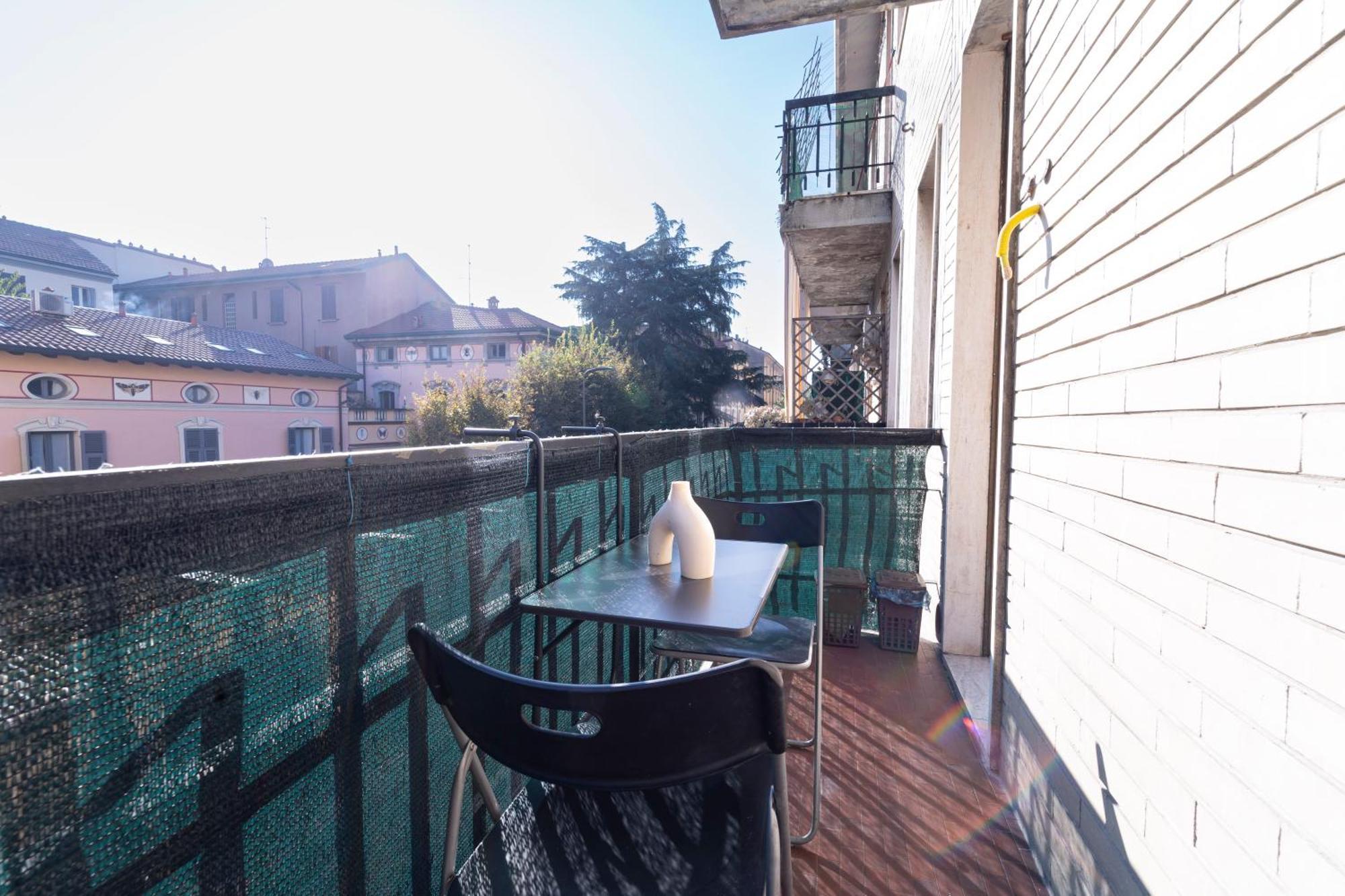 Modern Flat 10 Minutes Duomo * Milaan