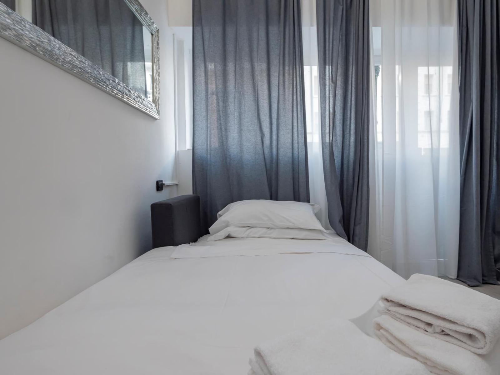 Apartment I Host - Breno 1 Milan