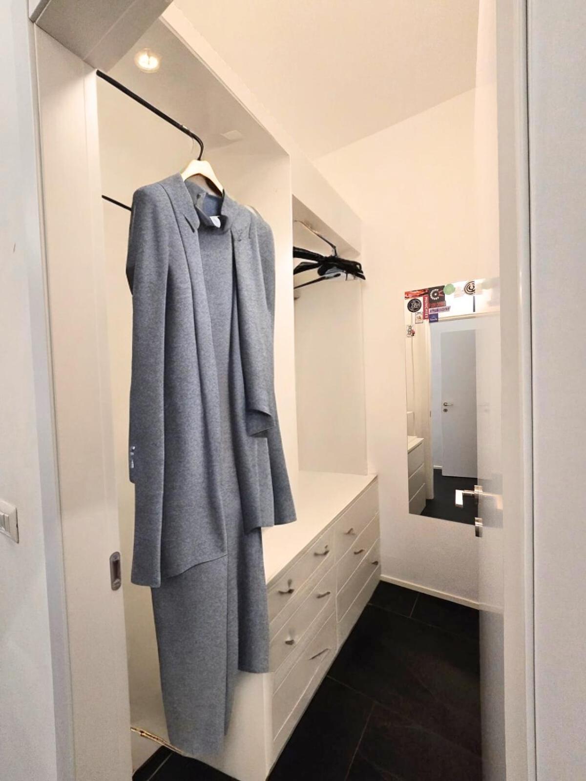 Apartment Hbhall Solari 28 Mailand