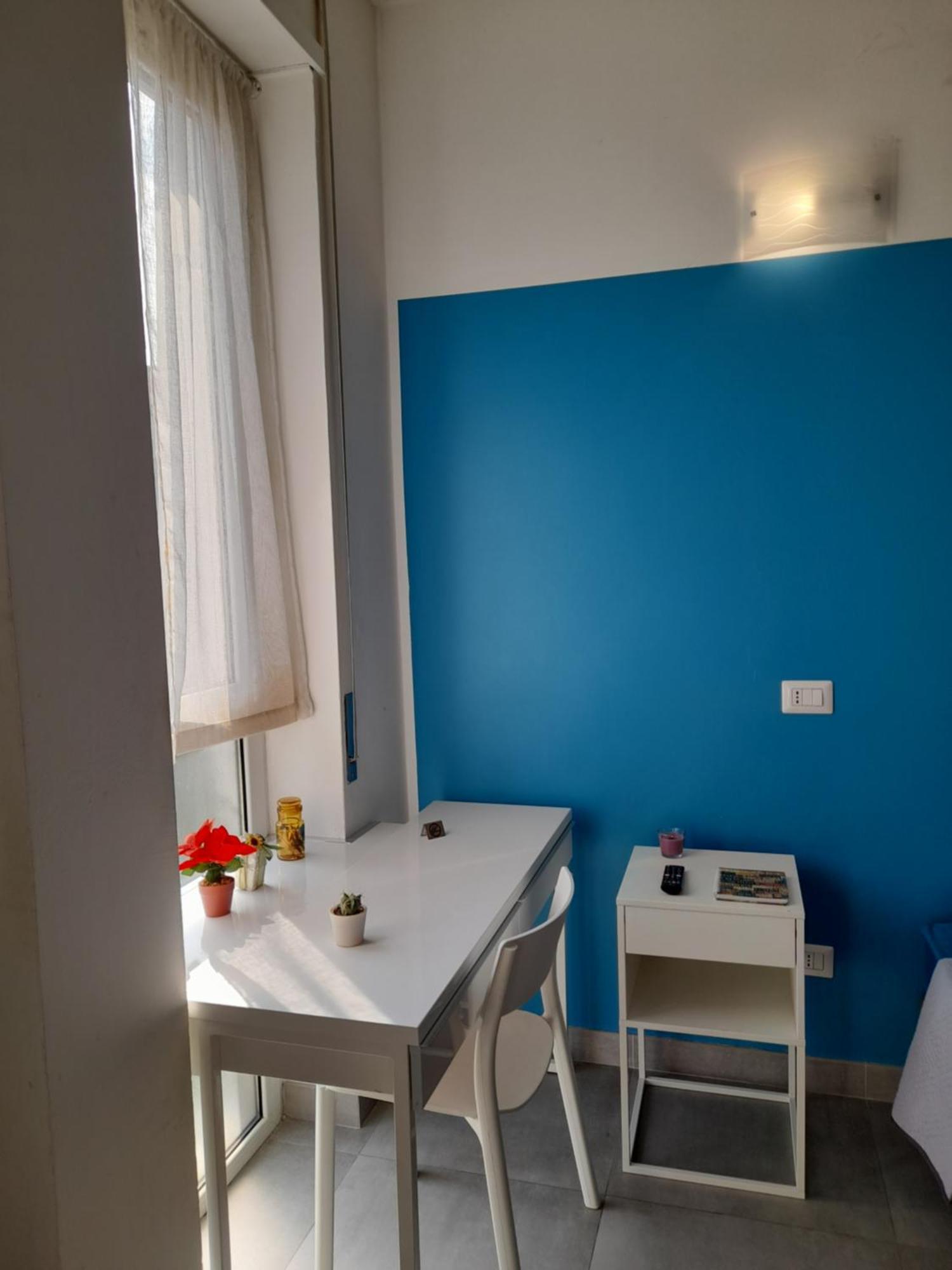-l' Oasi Del Turista, Room2- Station Guest house *