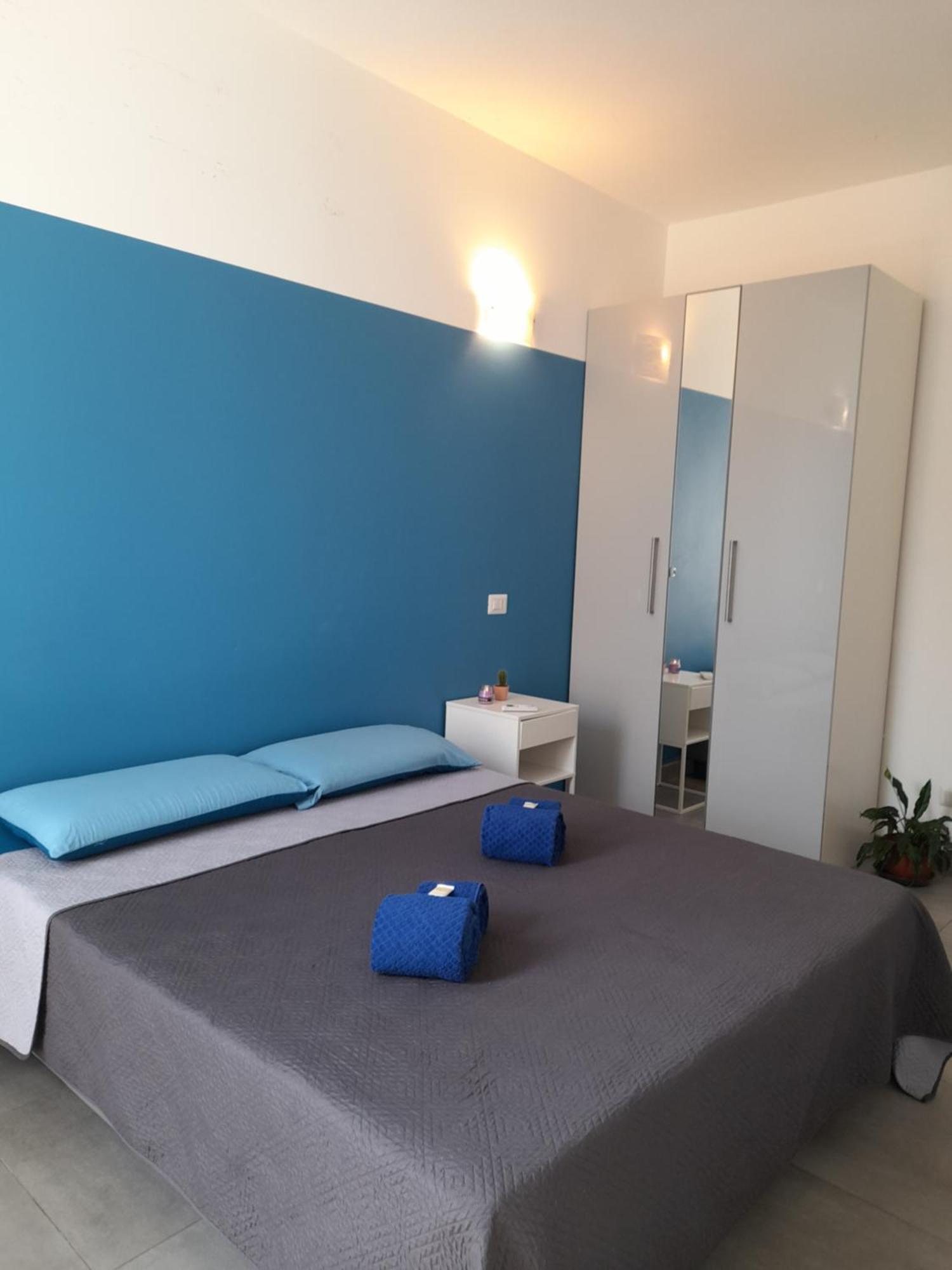 -l' Oasi Del Turista, Room2- Station Guest house *