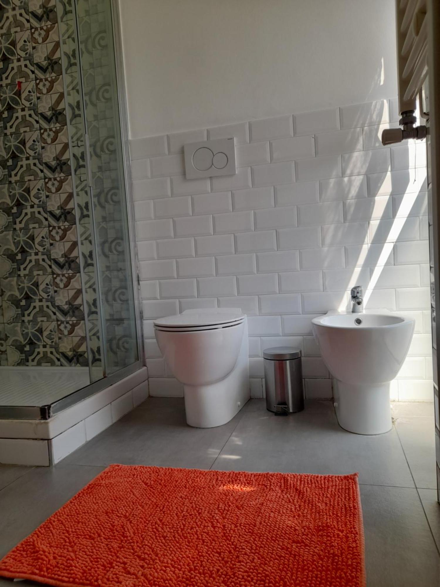 -l' Oasi Del Turista, Room2- Station Guest house