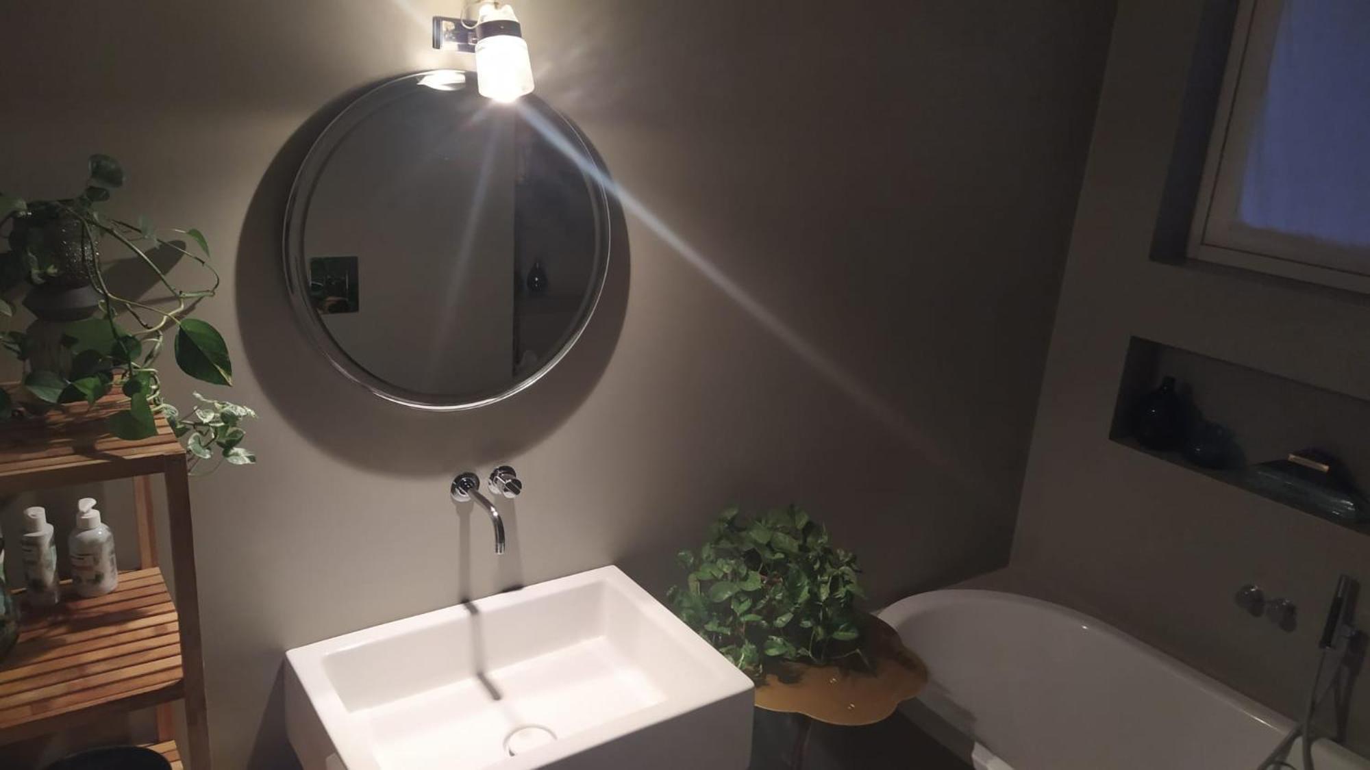 Privata Con Bagno E Garage Alloggio in famiglia *